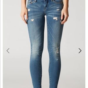 BlankNYC Distressed Skinny Jean NWOT